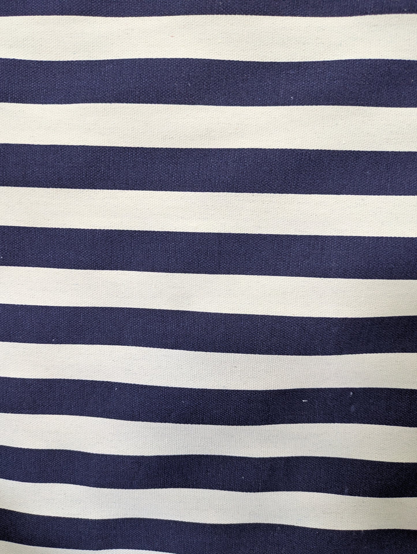 609-10-1 GARTENTABLETT OVAL MIT ZWEI Griffen UND STOFF/FOLIE