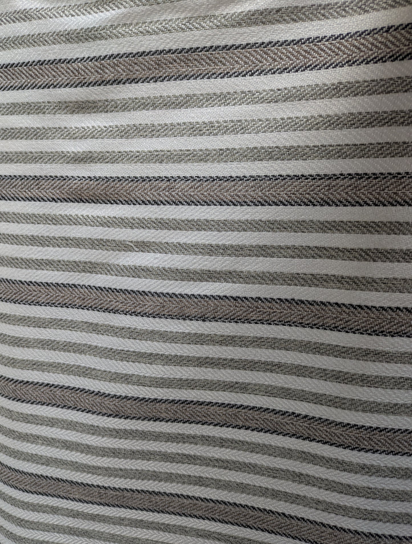 609-10-1 GARTENTABLETT OVAL MIT ZWEI Griffen UND STOFF/FOLIE